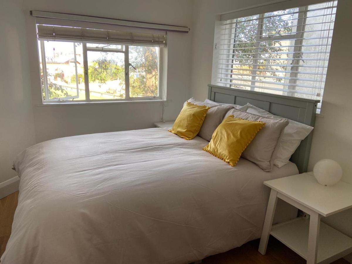 워딩 Warwick House - Stunning House With Terrace And Sea Views, Sleeps 11 빌라 외부 사진