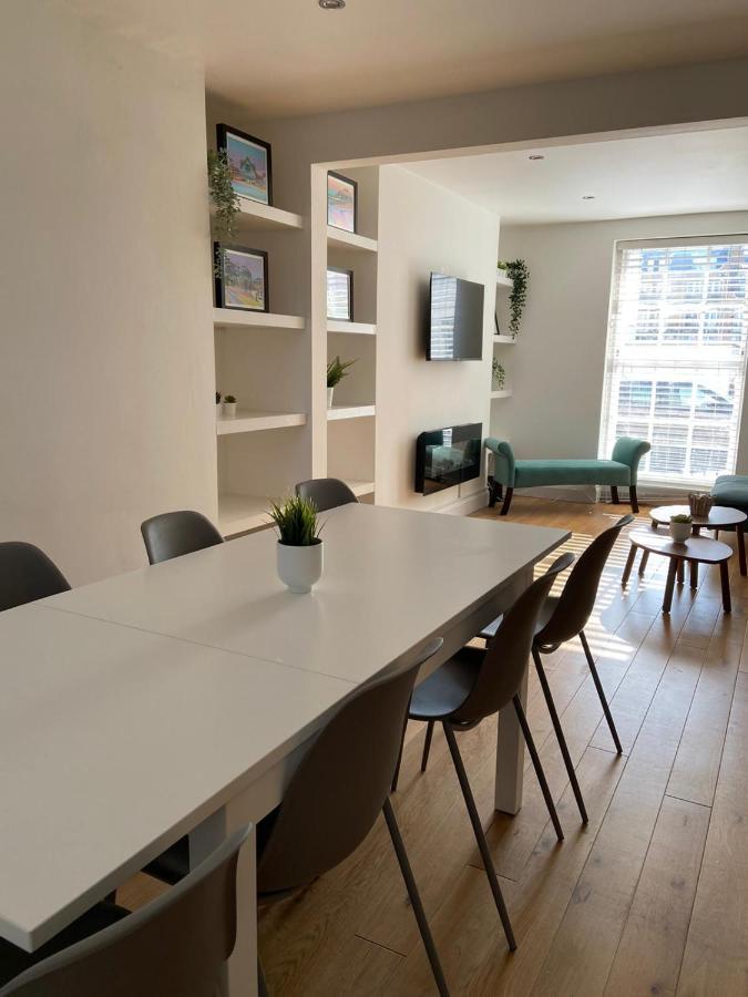 워딩 Warwick House - Stunning House With Terrace And Sea Views, Sleeps 11 빌라 외부 사진