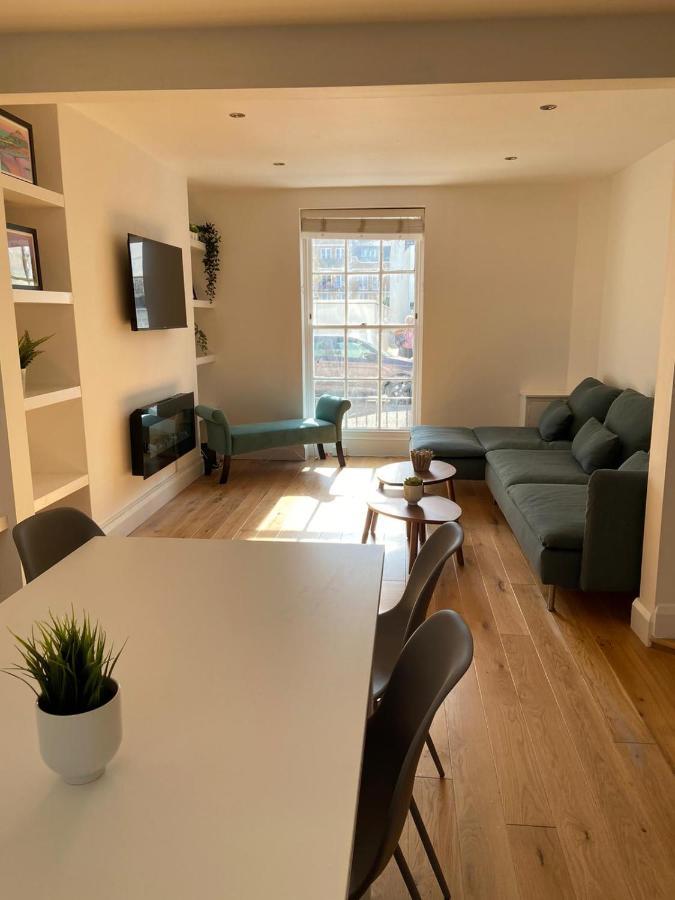 워딩 Warwick House - Stunning House With Terrace And Sea Views, Sleeps 11 빌라 외부 사진