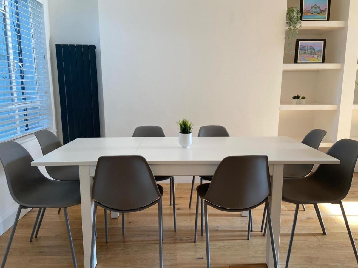 워딩 Warwick House - Stunning House With Terrace And Sea Views, Sleeps 11 빌라 외부 사진