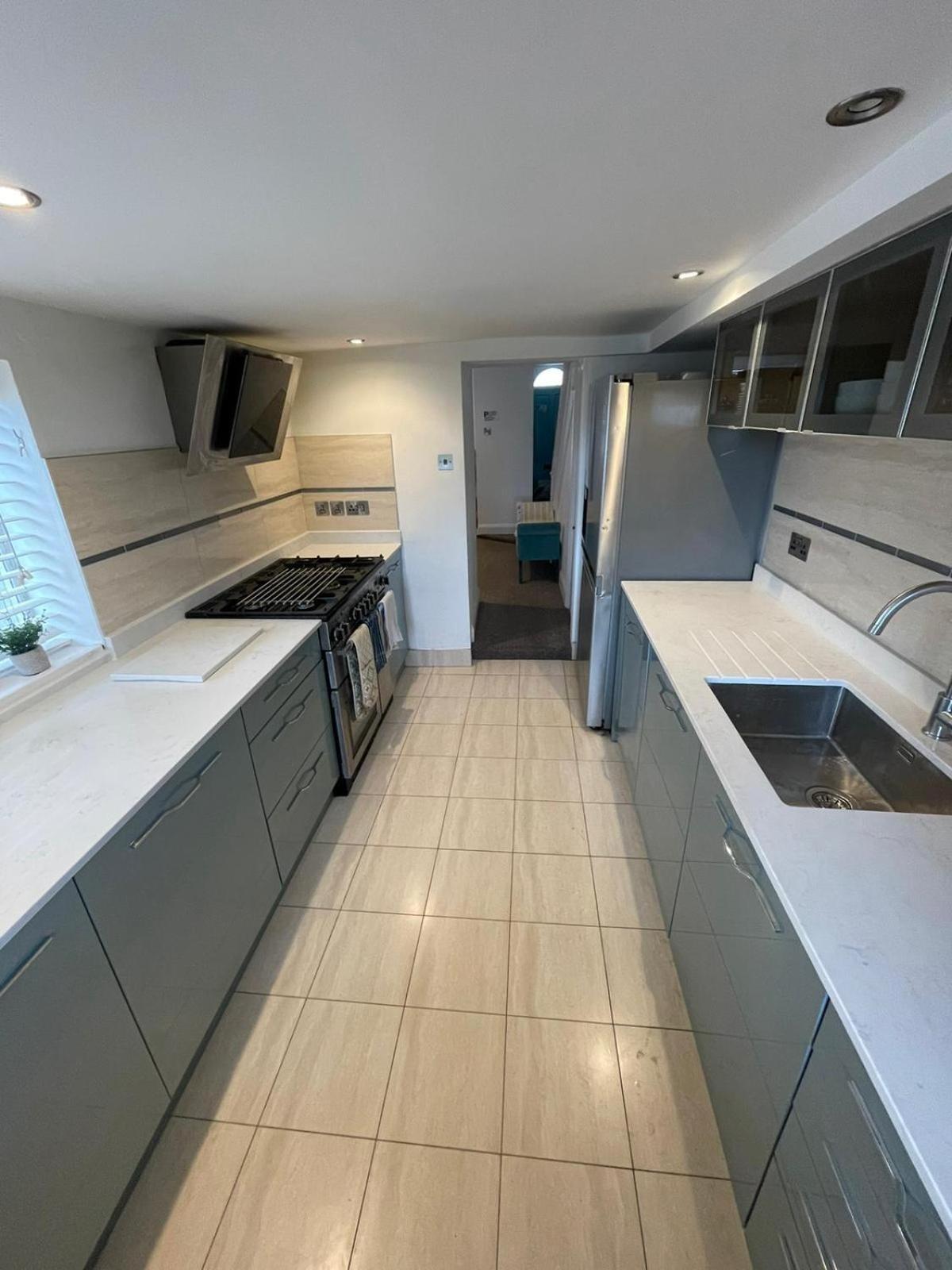 워딩 Warwick House - Stunning House With Terrace And Sea Views, Sleeps 11 빌라 외부 사진