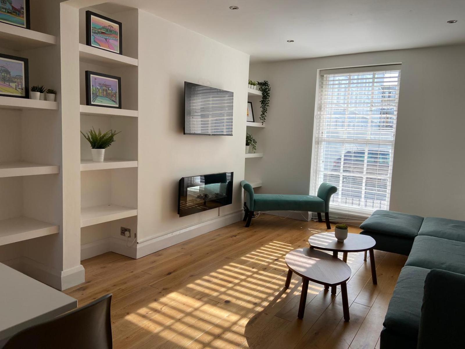 워딩 Warwick House - Stunning House With Terrace And Sea Views, Sleeps 11 빌라 외부 사진