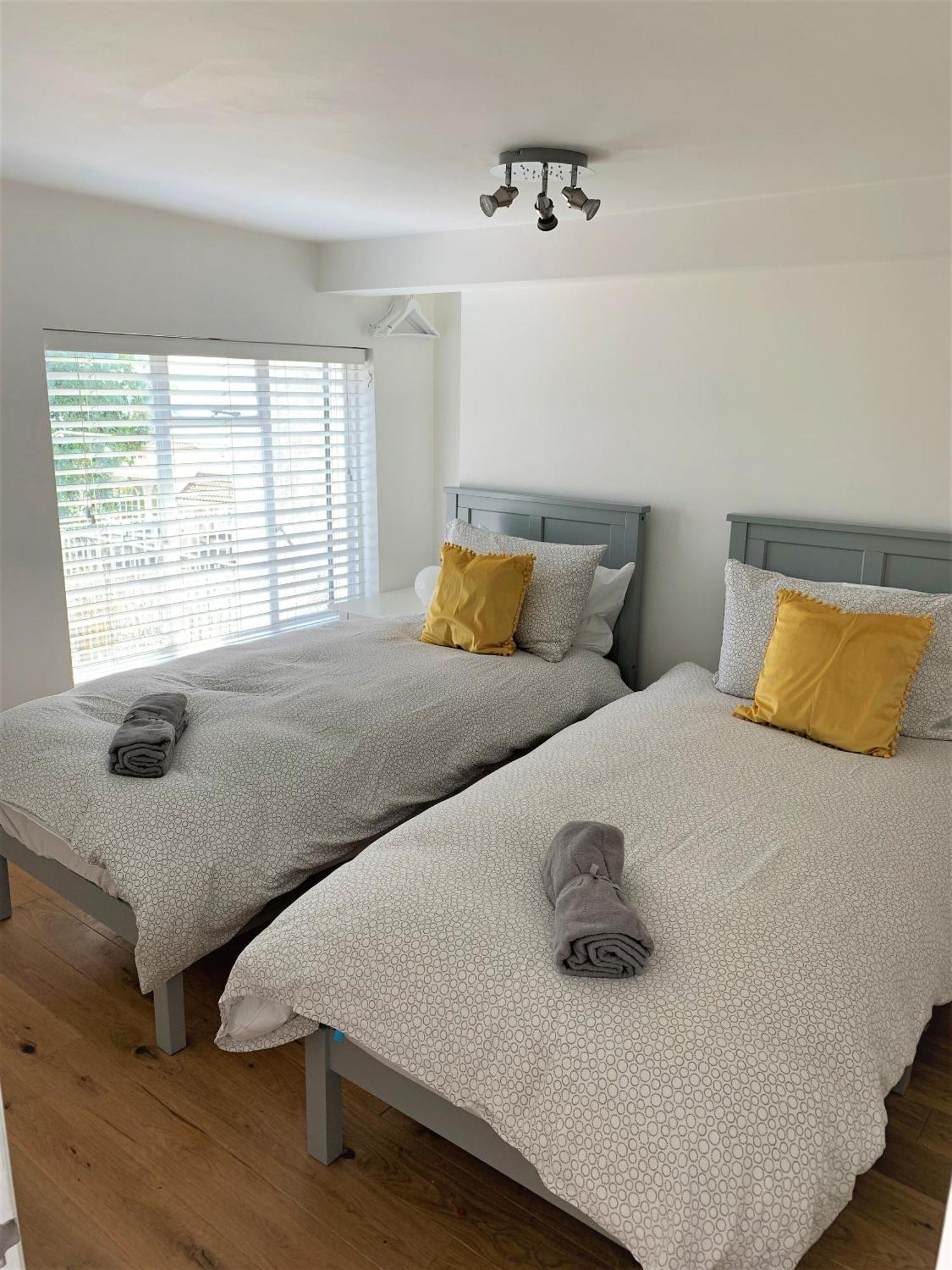 워딩 Warwick House - Stunning House With Terrace And Sea Views, Sleeps 11 빌라 외부 사진