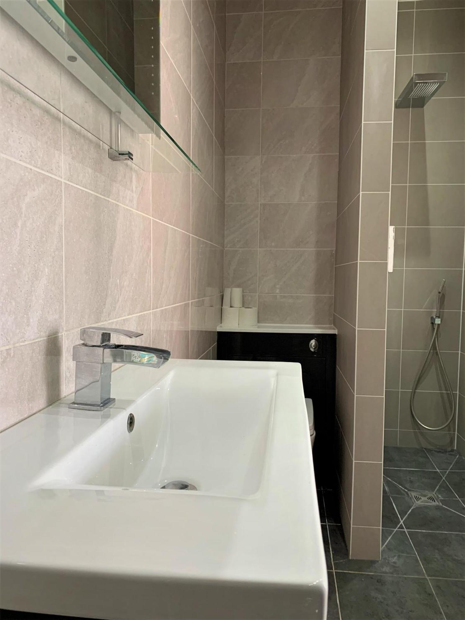워딩 Warwick House - Stunning House With Terrace And Sea Views, Sleeps 11 빌라 외부 사진